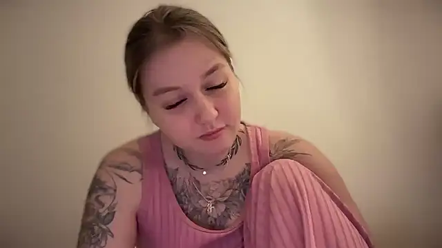 Snapshot of Isabel-Bailey chatting on December 7, 2024, 9:22 pm Isabel-Bailey online show from December 7, 2024, 9:22 pm