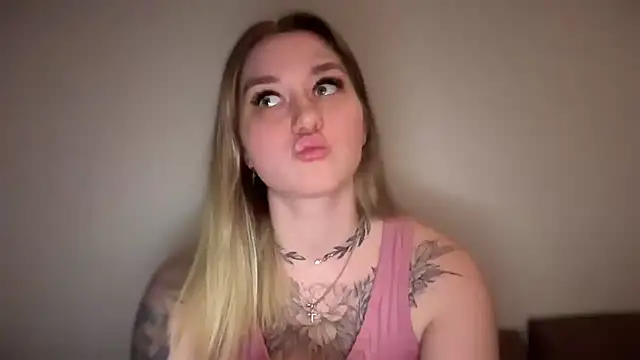 Snapshot of Isabel-Bailey chatting on January 2, 2025, 10:33 pm Isabel-Bailey online show from January 2, 2025, 10:33 pm