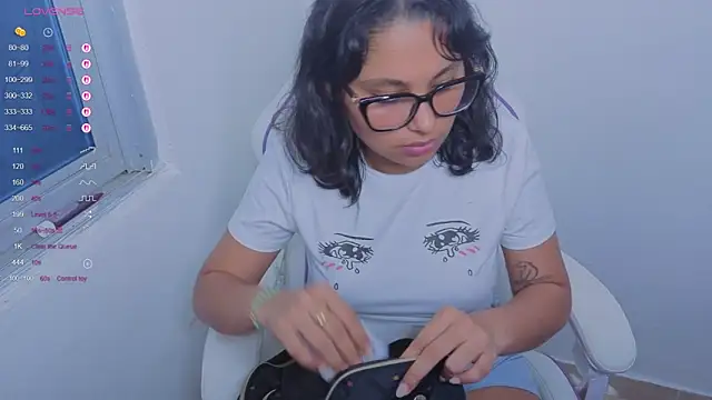 Cuteprincess21 online show from November 18, 2025, 11:59 pm