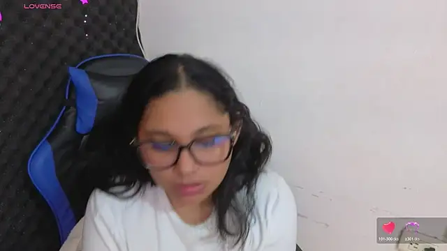 Cuteprincess21 online show from April 1, 2026, 12:50 pm