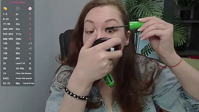 CutieGinger online show from October 30, 2025, 8:09 pm