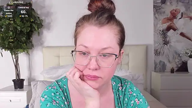 CutieGinger online show from February 6, 2026, 5:12 am