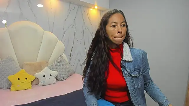Snapshot of Rosalinda_Cortez chatting on December 19, 2024, 1:07 pm Rosalinda Cortez online show from December 19, 2024, 1:07 pm