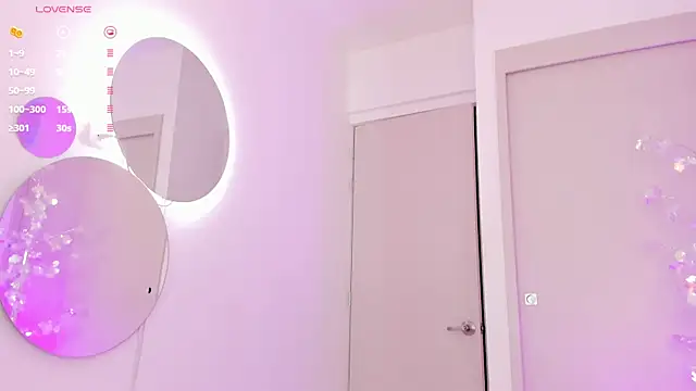 mia yourmommy online show from March 1, 2025, 12:01 pm