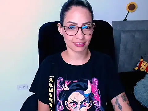 diana  34 online show from February 16, 2026, 1:02 am