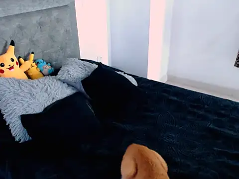 diana  34 online show from April 15, 2026, 11:49 pm