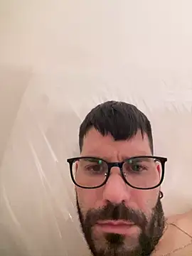 Snapshot of giugy87 chatting on July 21, 2026, 11:45 am giugy87 online show from July 21, 2026, 11:45 am