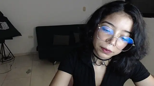 Putaku San online show from November 19, 2025, 3:39 am