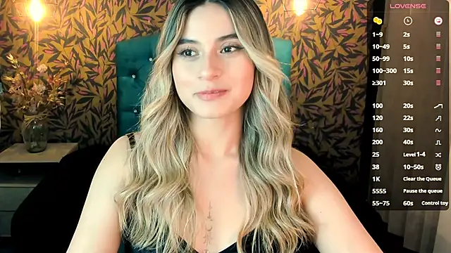 Snapshot of KiaraCarter chatting on February 26, 2025, 7:38 pm KiaraCarter online show from February 26, 2025, 7:38 pm