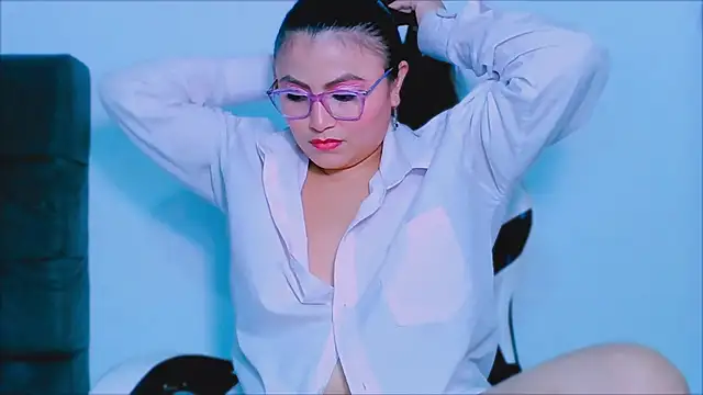 KathieBurning online show from February 12, 2025, 6:40 pm