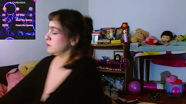 Snapshot of collette_beaufoy_ chatting on July 3, 2026, 2:40 am collette beaufoy online show from July 3, 2026, 2:40 am