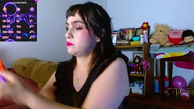 Snapshot of collette_beaufoy_ chatting on July 4, 2026, 7:14 am collette beaufoy online show from July 4, 2026, 7:14 am