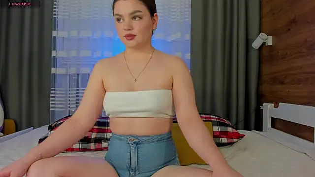 Snapshot of Elizabeth_Hottie_ chatting on December 6, 2024, 11:47 pm Elizabeth Hottie online show from December 6, 2024, 11:47 pm