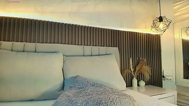 SHANONCLARK online show from January 15, 2026, 7:06 pm