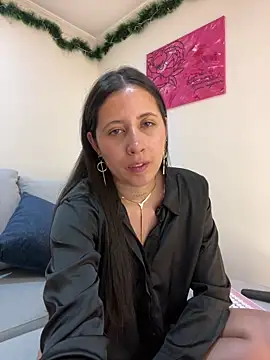 Snapshot of marthina_thompsson chatting on December 2, 2024, 2:20 am marthina thompsson online show from December 2, 2024, 2:20 am