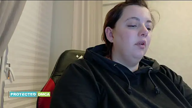 MargoCurves online show from February 13, 2025, 3:56 pm