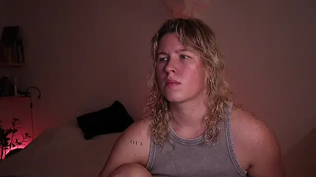 moonamii online show from October 24, 2025, 2:35 pm