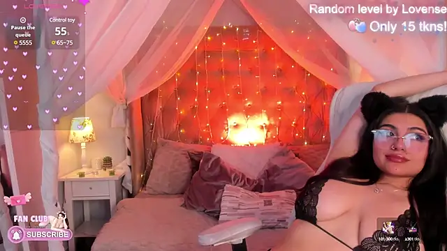 Ellie Jhonson   online show from March 8, 2025, 5:11 pm