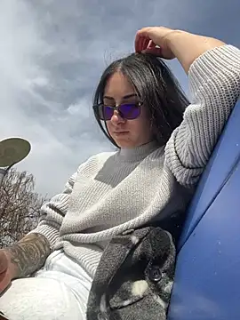 JenniferEdith online show from March 12, 2025, 11:20 am