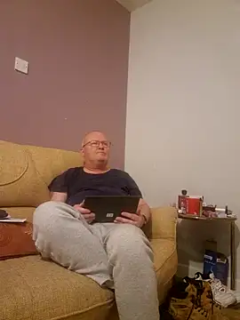 FriendlyDave online show from March 4, 2025, 10:05 pm