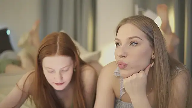 MiaKeler online show from March 18, 2025, 5:21 pm