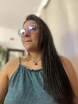 Lia flowers online show from February 24, 2025, 11:09 pm