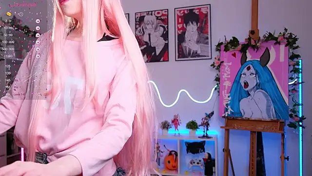 HolliWould  online show from September 23, 2025, 6:00 pm