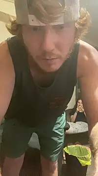 Snapshot of hottestcouplevaa chatting on December 10, 2024, 9:44 am hottestcouplevaa online show from December 10, 2024, 9:44 am