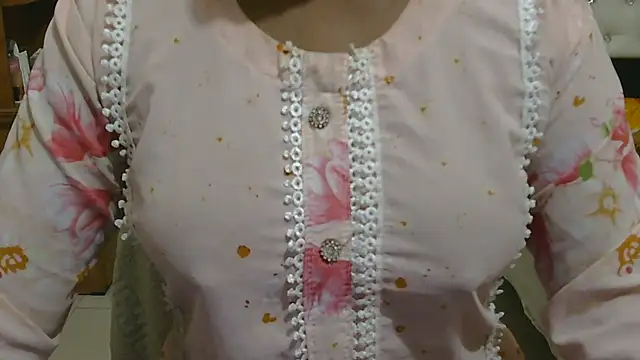 Snapshot of esita_1212 chatting on March 6, 2026, 1:35 am esita 1212 online show from March 6, 2026, 1:35 am