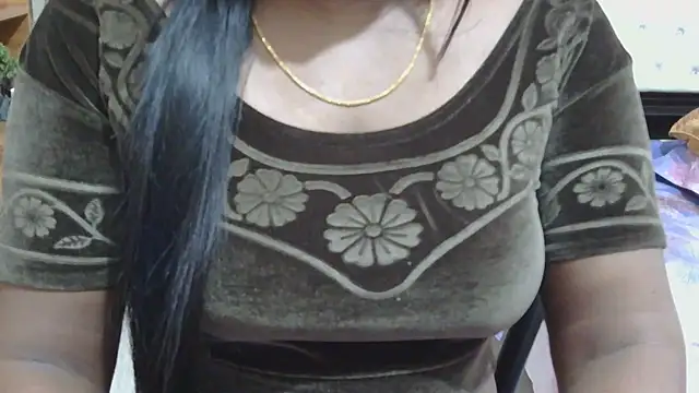 Snapshot of esita_1212 chatting on April 1, 2026, 2:23 am esita 1212 online show from April 1, 2026, 2:23 am