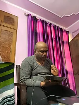 Dick 6inches online show from November 24, 2025, 8:36 am