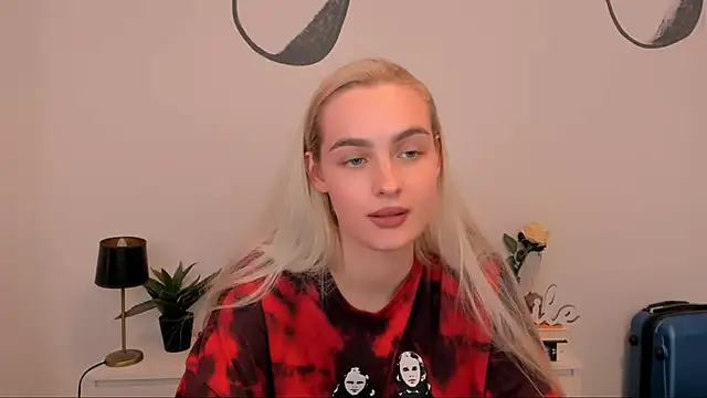 OliviaKisss online show from October 3, 2025, 8:28 pm