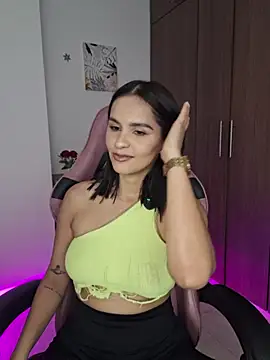 Snapshot of heyshaa chatting on June 16, 2026, 9:28 pm heyshaa online show from June 16, 2026, 9:28 pm