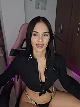 Snapshot of heyshaa chatting on July 11, 2026, 6:21 pm heyshaa online show from July 11, 2026, 6:21 pm