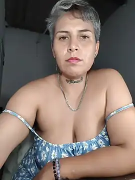Yessi rousse online show from May 16, 2026, 1:02 am