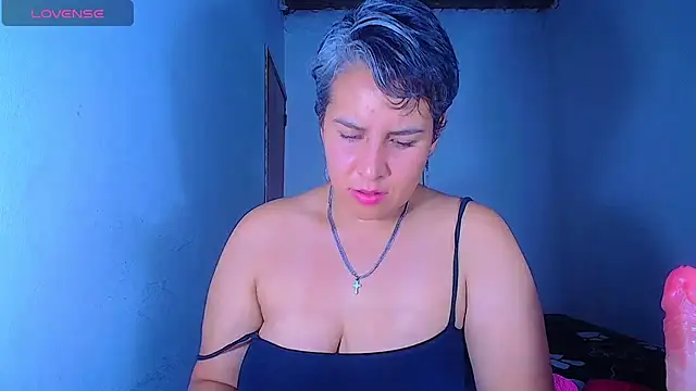 Snapshot of Yessi_rousse chatting on July 9, 2026, 2:43 pm Yessi rousse online show from July 9, 2026, 2:43 pm