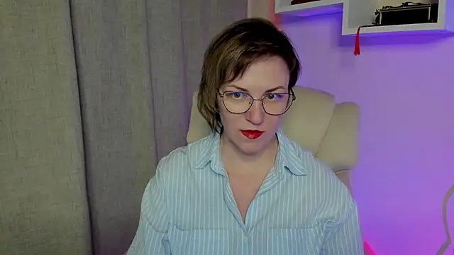 feliziaDesire online show from May 13, 2026, 2:03 pm