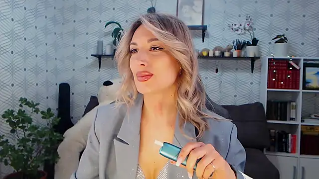 MillaXQueen online show from April 7, 2026, 11:21 am