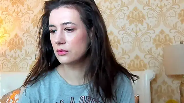 JuliaHunts online show from April 2, 2026, 4:10 am