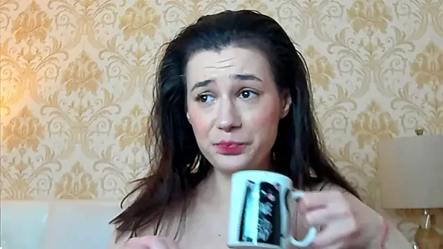 JuliaHunts online show from April 6, 2026, 4:10 am