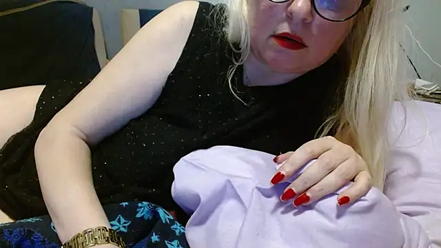 Snapshot of martachatte chatting on April 30, 2026, 8:26 pm martachatte online show from April 30, 2026, 8:26 pm