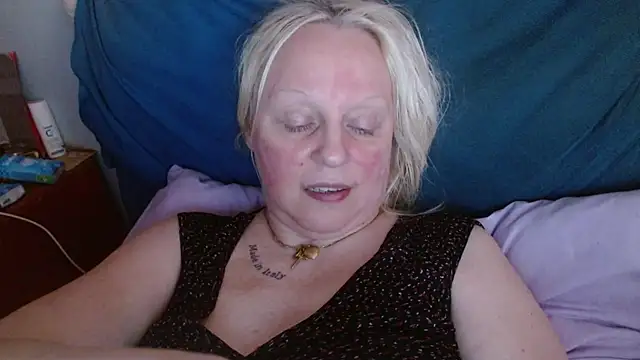 Snapshot of martachatte chatting on May 10, 2026, 7:46 am martachatte online show from May 10, 2026, 7:46 am