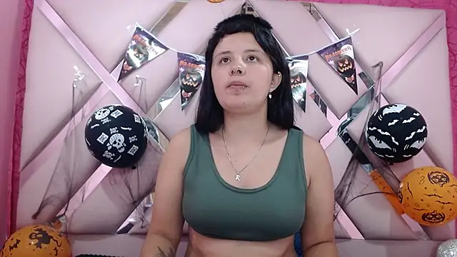 nathaly low1 online show from November 1, 2025, 3:08 am