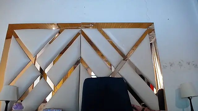 nathaly low1 online show from March 6, 2026, 12:45 pm