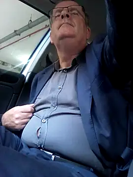 Snapshot of stiffandlubed@xh chatting on December 10, 2024, 7:37 am stiffandlubedxh online show from December 10, 2024, 7:37 am