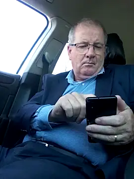 Snapshot of stiffandlubed@xh chatting on December 12, 2024, 2:04 am stiffandlubedxh online show from December 12, 2024, 2:04 am