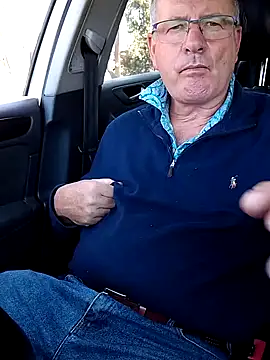 Snapshot of stiffandlubed@xh chatting on January 17, 2025, 2:29 am stiffandlubedxh online show from January 17, 2025, 2:29 am