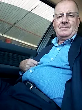 Snapshot of stiffandlubed@xh chatting on February 11, 2025, 7:44 am stiffandlubedxh online show from February 11, 2025, 7:44 am