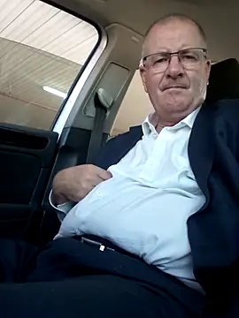 Snapshot of stiffandlubed@xh chatting on February 20, 2025, 7:23 am stiffandlubedxh online show from February 20, 2025, 7:23 am