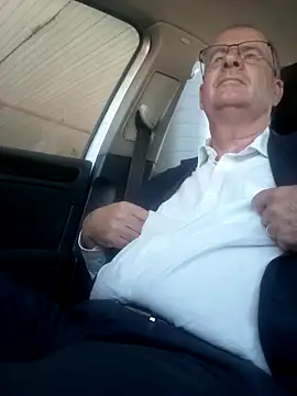 Snapshot of stiffandlubed@xh chatting on February 24, 2025, 7:22 am stiffandlubedxh online show from February 24, 2025, 7:22 am